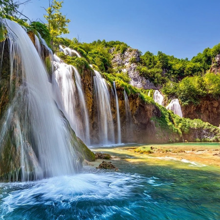 Terra dei laghi cadenti