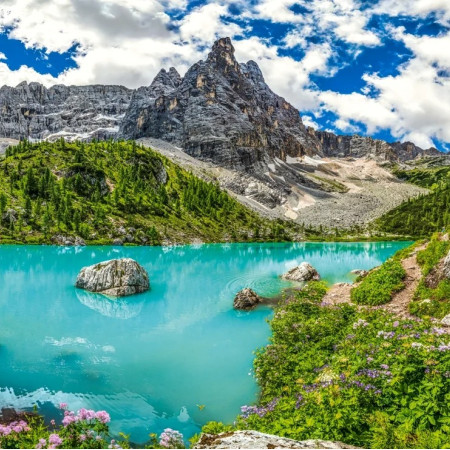 Lago Sorapis, Alpi, Italia