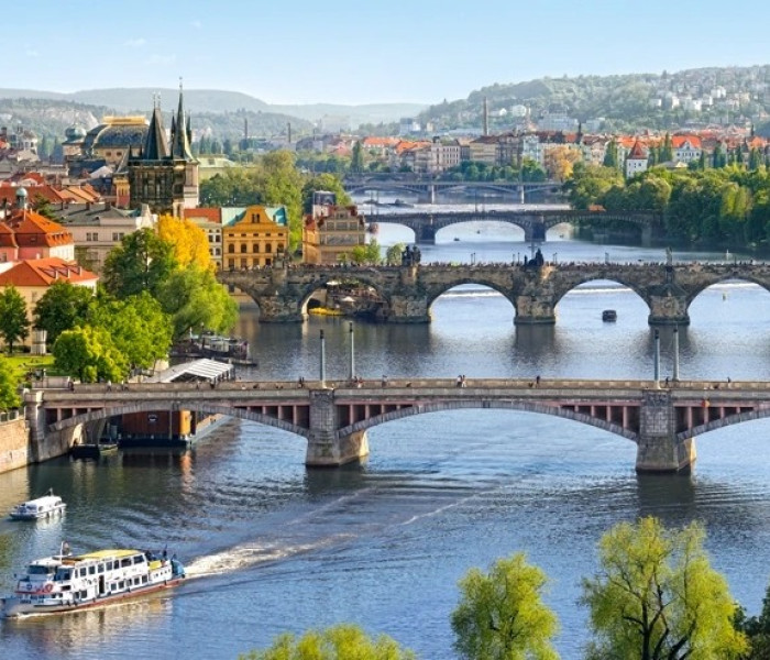 Puzzle - Castorland - Ponti della Moldava a Praga