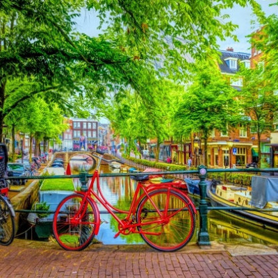 Bicicletta rossa ad Amsterdam